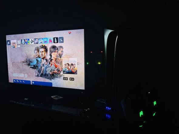 سلام عليكم بلي 5 فات للبيع 
السعر التواصل مع الرقم كامل ملحقات 

عدد الاقراص 3 
1: gta 
2:btle feld1
3:the last of us 
عدد الجوستك 2 

ماوس +الكيبورد +باده 
جهاز نضيف مستعميل قليل جدا
لباقي التفاصيل التواصل مع الرقم (***********)
