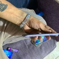 ايفون 11عادي ذاكرة 128 بطارية 74 مامفتوح سعرة 230 للتواصل 07711335698