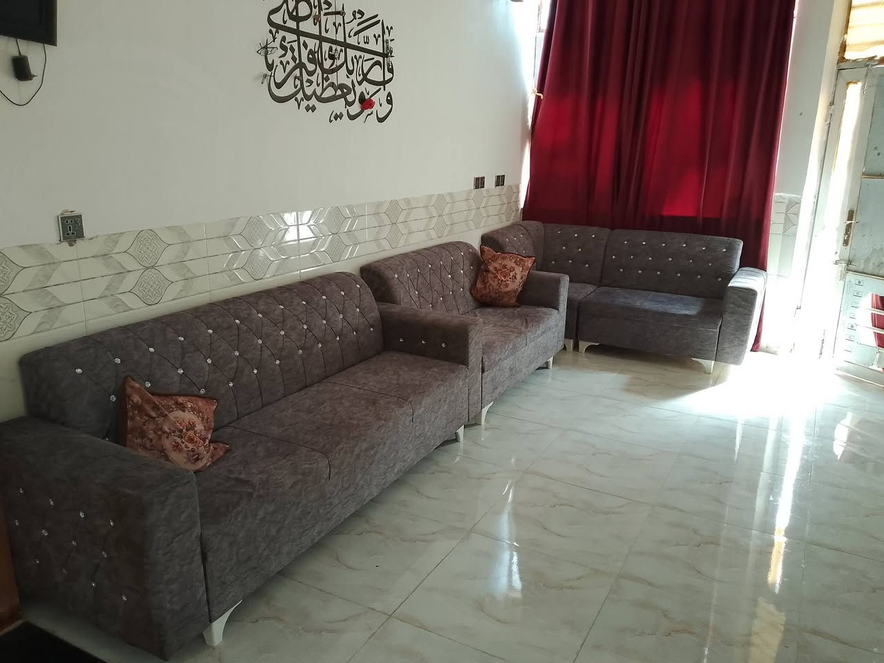 يا الله اللهم صل على محمد وال محمد
بيت البيع طابو صرف طابقين بل حله تاجيه نادر ور المطحنة شارع 20 قرب صيدليه البيت مطلوب سكان 42 ينزل من السعر كل الخدمات موجود الاستفسار هذا رقم ***********. وستاب.
