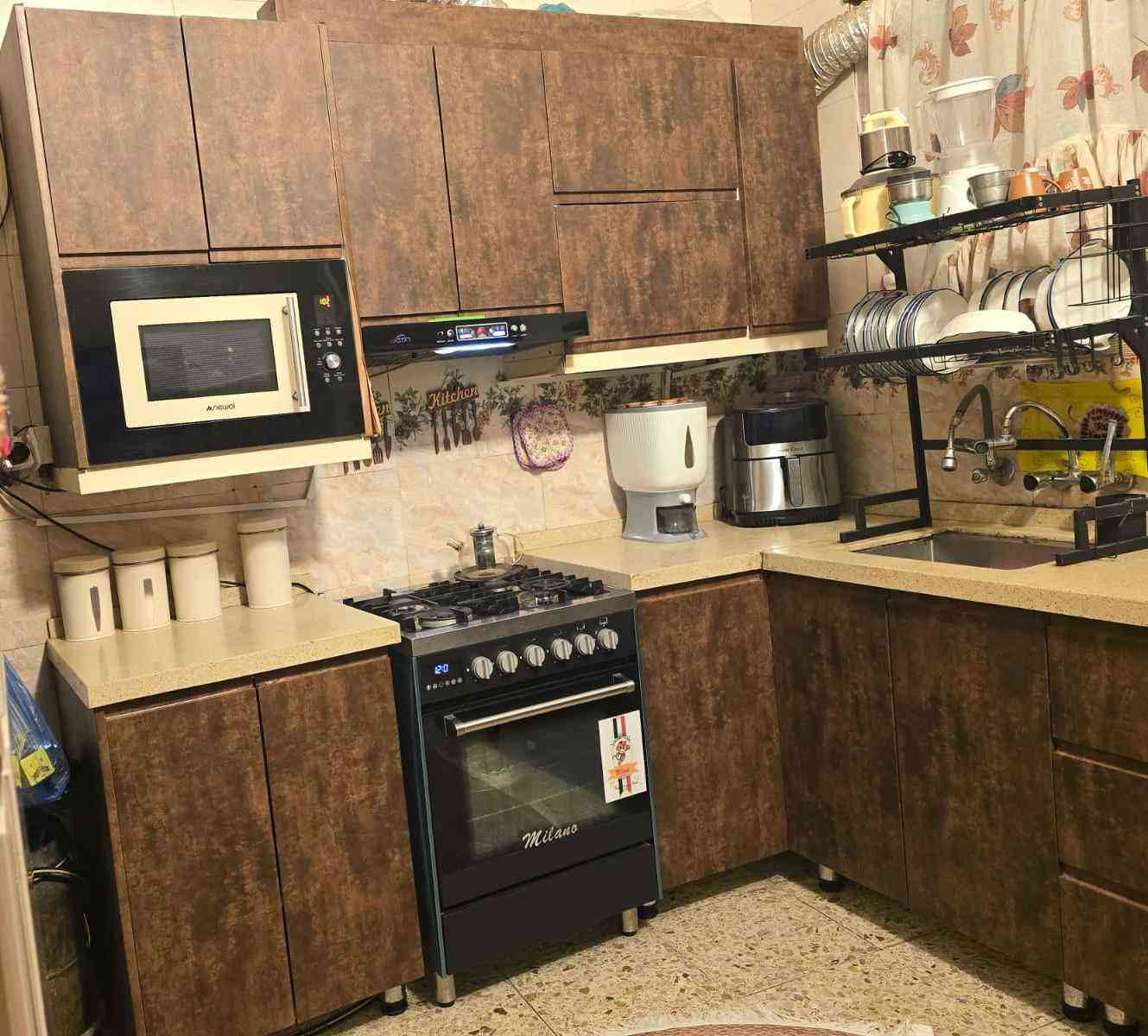 سناك مترة و70عرضه 60

كاونتر مترتين و25

كلش نظيف مفصلته بمليونين 

عارضته على 700

ضرره الوحيد من هاي الجها فقط بغداد, العراق


**إذا كنت صاحب هذا الإعلان وتريد حذفه لأي سبب، رجاءا أرسل رسالة إلى الدعم الفني**