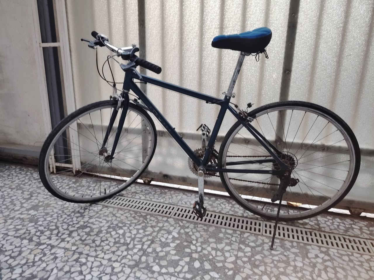 للبيع بسعر مناسب اي نقص مبي كامل من كلشي *********** خاص مفتوح وبالخدمة
