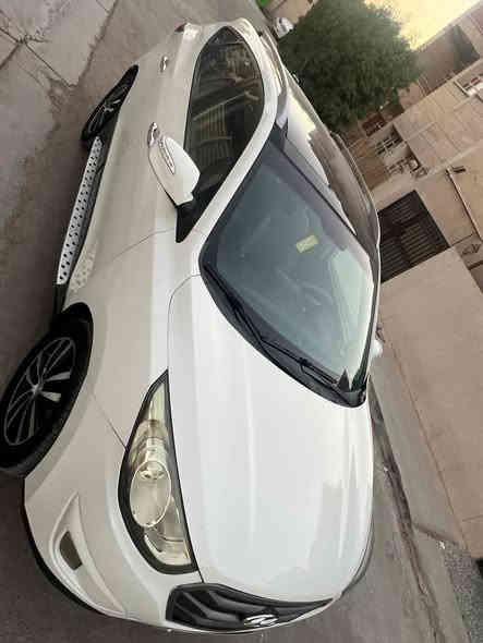 السلام عليكم توسان 2011 خليجي فول مواصفات
مواصفاتها / بنوراما / شاشه جبيره / كشنات جلد + كهربائي
بصمة تشغيل + بصمة ابواب / محرك 2000 دوش
السياره بيها صبغ جاملغ وقبق جنطه وبنيد الباقي مكفول
السياره جاهزه بدون نقص تبريد صدر كله جديد 
السعر 127 وبيها مجال حك الجيه ***********
