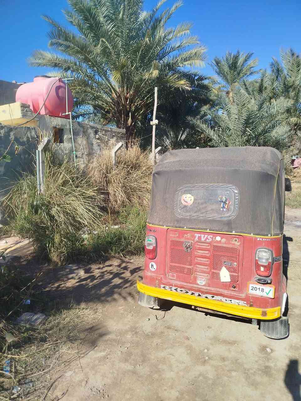 سلام عليكم تكتك TVSللبيع  موديل 18 اوراق اصوليه مكفوله من التبخير والتنقيص تكتك جاهزه بيه خياسات تكتك كامله مكمله كبل للشارع كهربائياته كله شغاله  
للستفسار *********** متواجد ع فيس وع خط مكان الحمزه الغربي سعره 3 وبيه مجال حك الجيه
