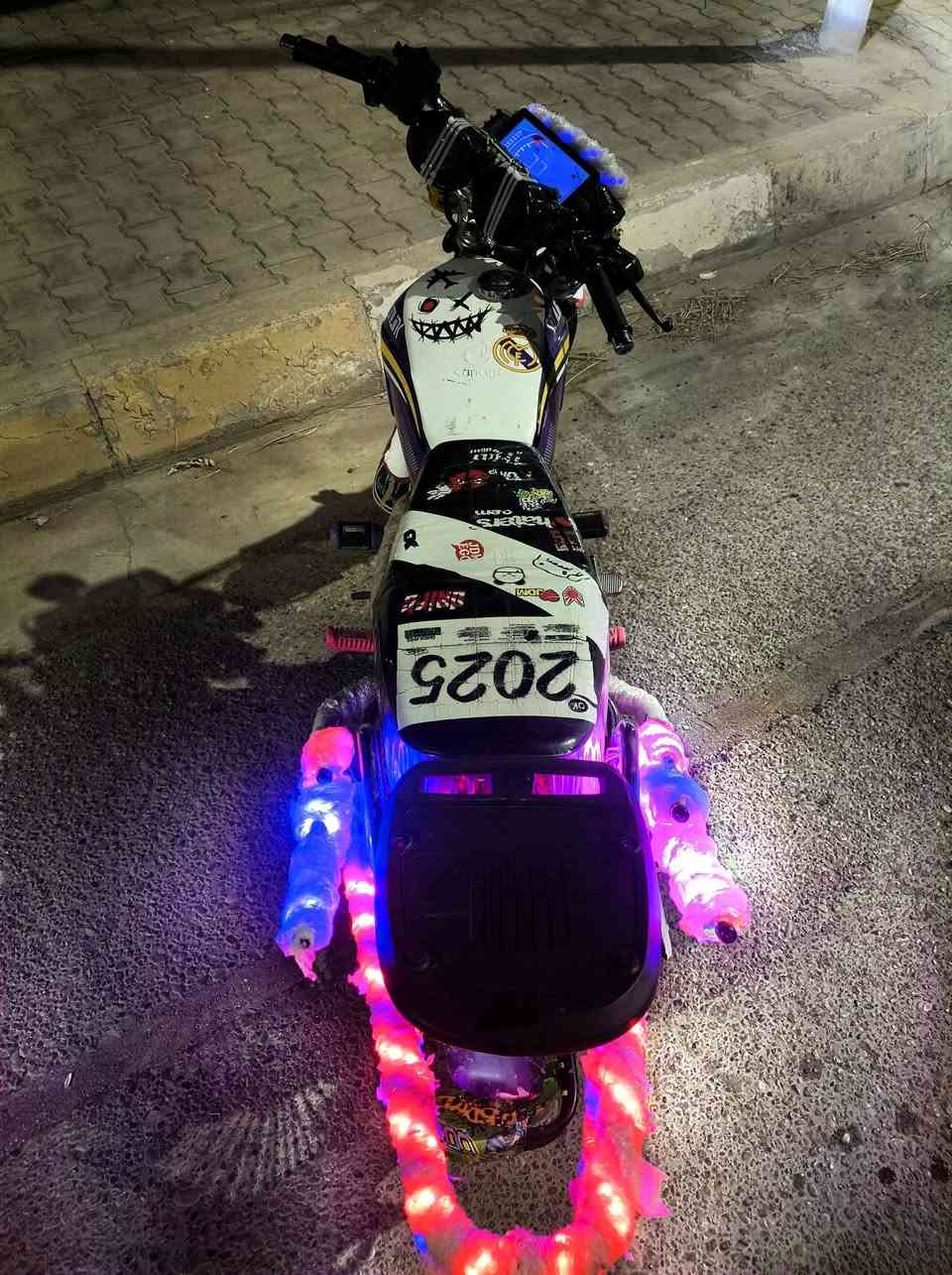 سلام وعليكم اخوان
تايكر موديل 2025 حديث نضيف  
لسعر 750 الف 
رقمي وتساب ***********
مجنبز كامل
