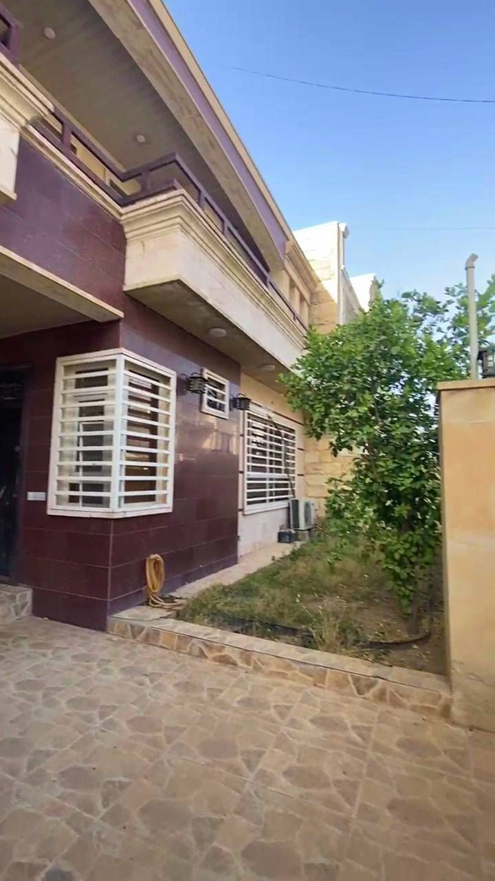 🏠بيت فارغ للإيجارالدائمي🏠
/أربيل/شارع100/المربع الذهبي/بارك32/
/مقابل القرية الإيطالية1/جانب تيمارت/
للإستفسار واتس***********
/مساحة250متر/5غرف/طابقين/سباليت/دكتات/
كاونتر وطباخ//حديقة/إستقبال/صالة/

