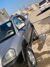 توسان • ٢٠٠٥ • محرك ٢٧٠٠