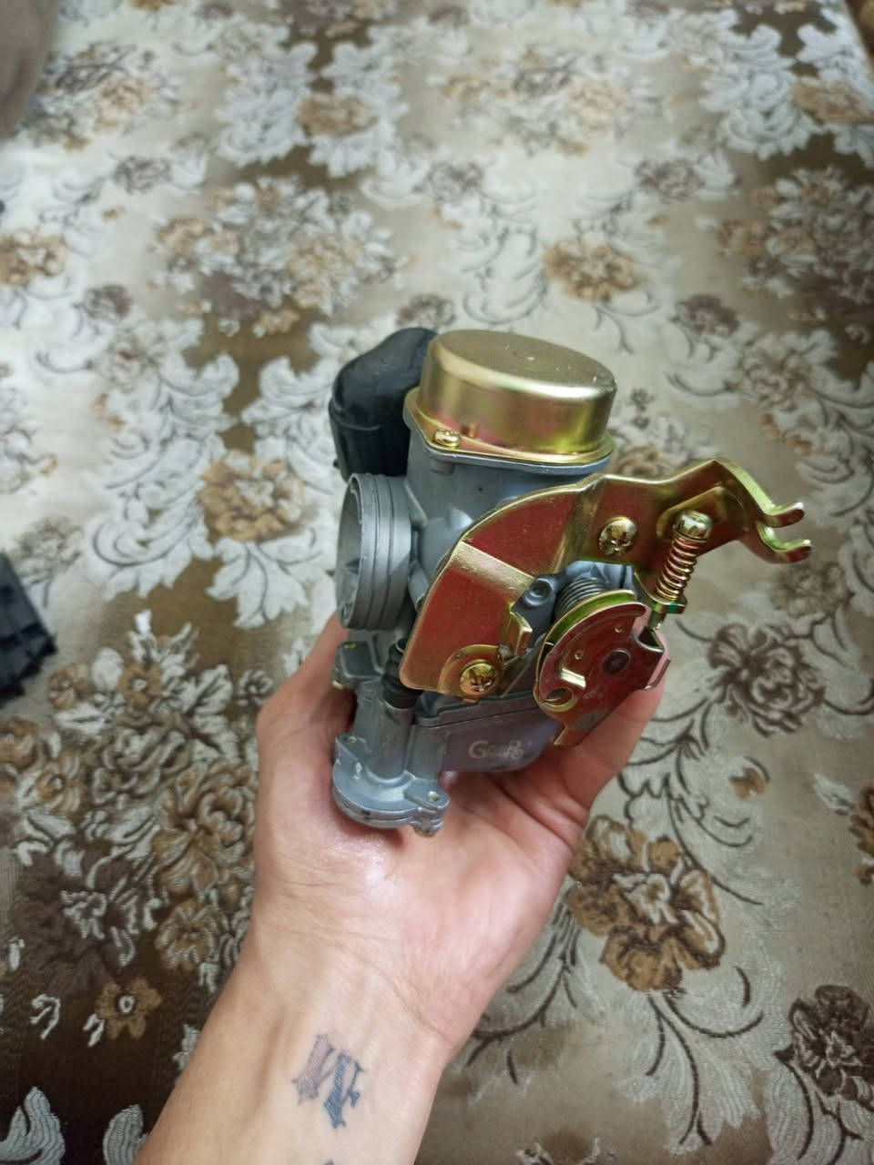 سلام عليكم هاي كابريتار مال سكنس كلش جديد ولا مره مستعمل الكابريتار تايوان اصلي ويا كتف شحن هم تايوان وهم جديد مامستعمل مكاني بغداد زيونه وهاذه رقمي بي واتساب ***********
