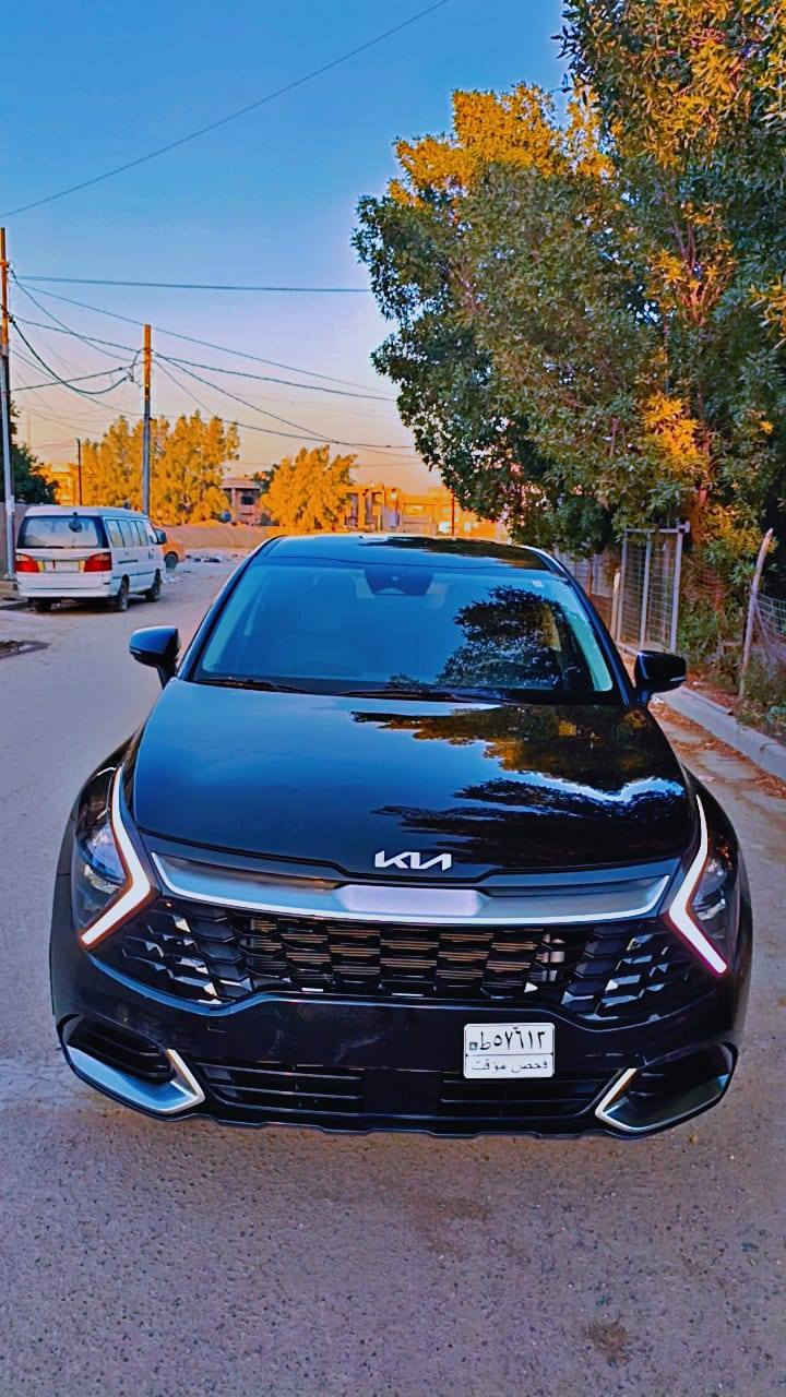 كيا سبورتج 2023
وارد أمريكي فول مواصفات عدى الفتحه 
دعاميه الاماميه فقط ( بدون أيرباكات مكفوله )
المواصفات....
رادار أمامي 
رادار خلفي 
شاشه كبيره متصله 
تحديد مسار 
حساسات اماميه وخلفيه 
تحكمات ستيرن جهتين 
كراسي كهرباء 
تدفئه تبريد لمس مناخ منفصل 
داخل اسود جلد 
قطعتين تبريد 
بصمات أبواب وجنطه وتشغيل 
ويل كب كروم 
تخم تايرات جديد 
ماشيه ٢٢٠٠ كيلو فقط 
وبعد اكو مواصفات ما ذكرتها 
السعر 220 ورقه مكاني بغداد 
مثبت لوحات بغداد الجديدة 
للاتصال على الرقم ***********
