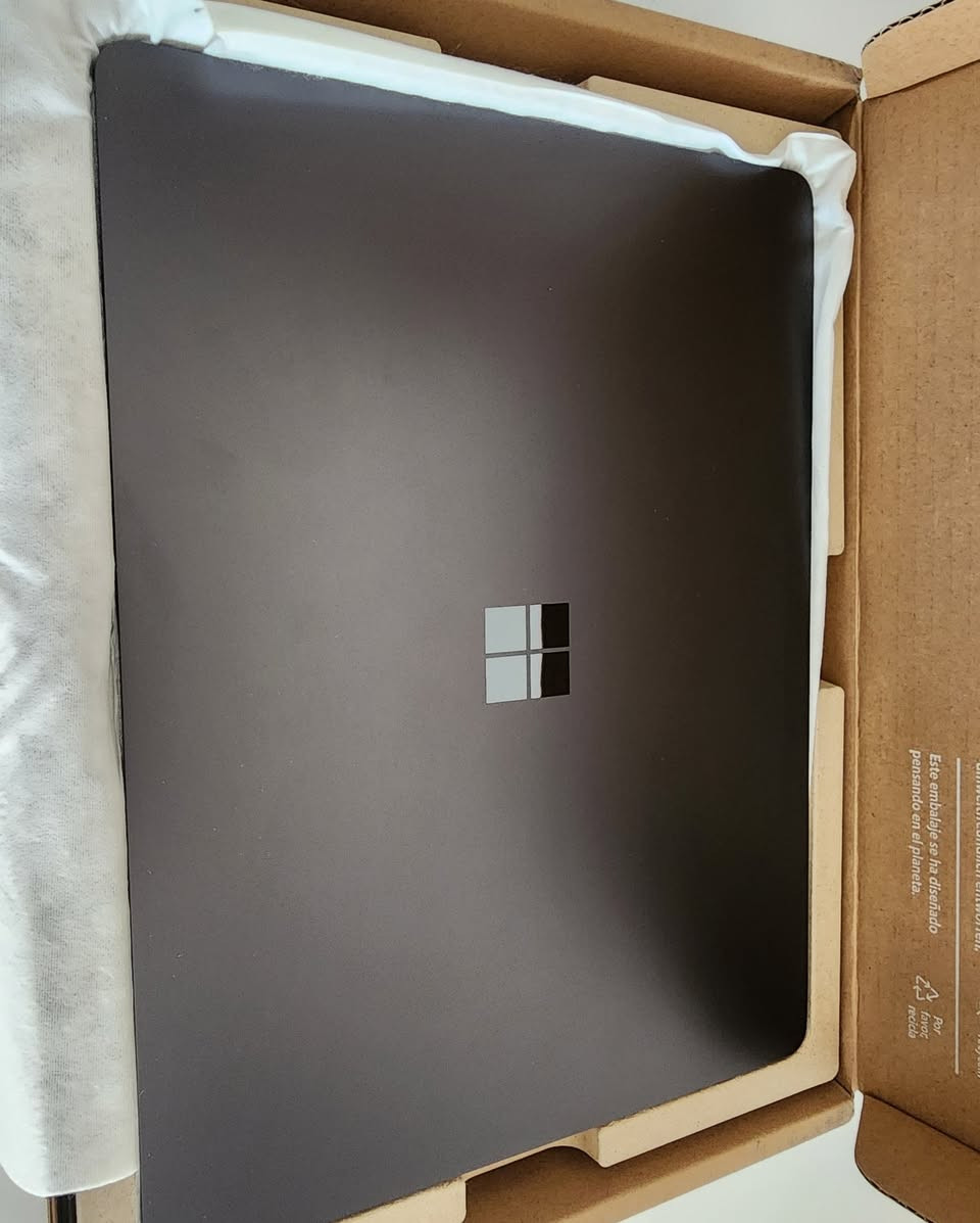 Microsoft Surface Laptop 7 for Business 
Core i7 Ultra 266V
16 gb ram
512 gb disk
13.8" touch screen AMOLED 3k 120 Hz

جهاز جديد بكارتونه، مشحون مرتين...أداء قوي. و شحن يدوم لنخار كامل مع تصميم رائع...
السعر مليونين دينار عراقي 

لابتۆبێکی نوێ یە تەنها دوو جار شەحن کراوە لە گەڵ شاحنە و کارتۆنی ئەسڵی...
لابتۆبێکی بەهێز و دیوانێکی ناوازە... باتری یەکەی ڕۆژێکی تەواو ئە تبات.... 

نرخی 2 ملیۆن دینار...


**إذا كنت صاحب هذا الإعلان وتريد حذفه لأي سبب، رجاءا أرسل رسالة إلى الدعم الفني**