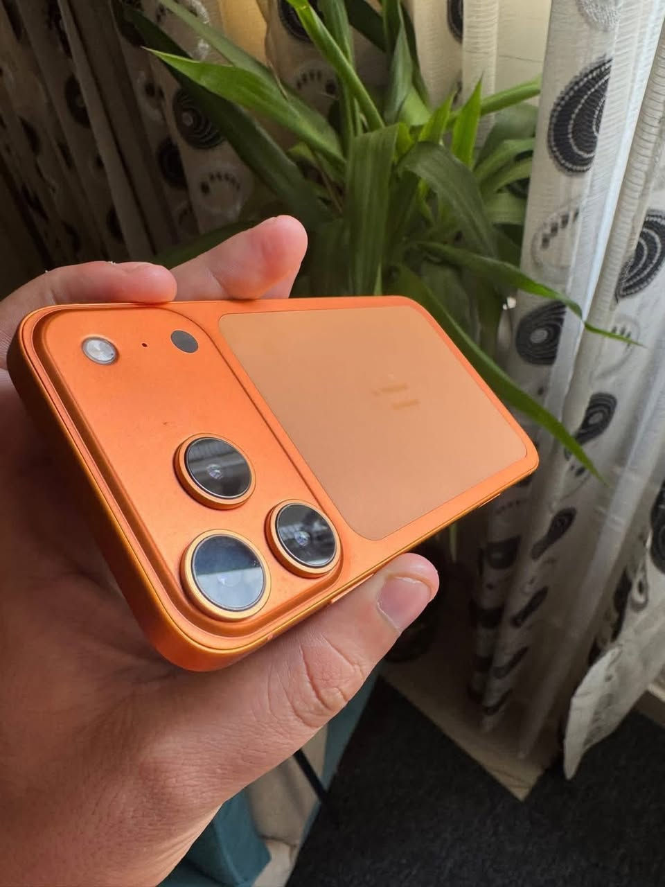 السلام عليكم Xr محور 17 برو جهاز نضيف  بوك ذاكره 64 نضافه 100% الجهاز شرط وتر بروڤ قبل التحوير رجاج بصمه طبق الاصل 225 مكاني بغداد الطوبجي***********
