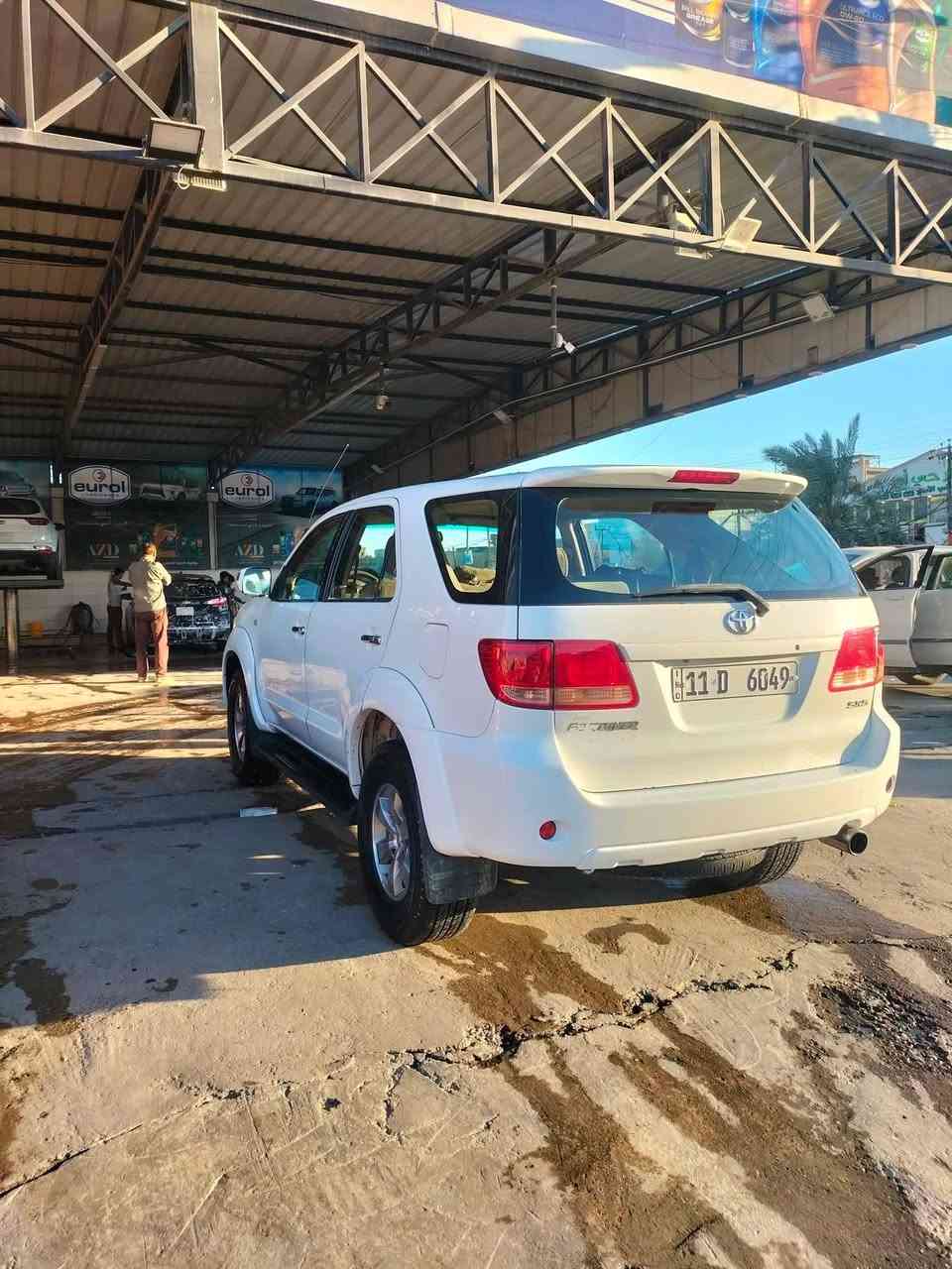 نوع السارة: تيوتا فور جنل 
موديل: 2006
الون: ابيض
المحرك: 2700
: 4 اسلندر
دفع رباعي: فورويل
الرقم: نكليزي بغداد خصوصي ((مميز اربع مراتب)) 🔴
تفاصيل السيارة: 
ضررها باب الصدر امبدل بلادي نفس الون ولوراء نصة مصبوغ وبيها ضربة بل بجم ولمحرك مفتوح ولفورويل مفصول حدادية السيارة جديدة تبريد شغال بصورة عامة السارة بحالة جيدة.
مكان السيارة بغداد_الرصافة📍
السعر: 130💵
الرجاء اقرة تفاصيل السيارة زين يالة تتصل
رقم الهاتف: ***********
