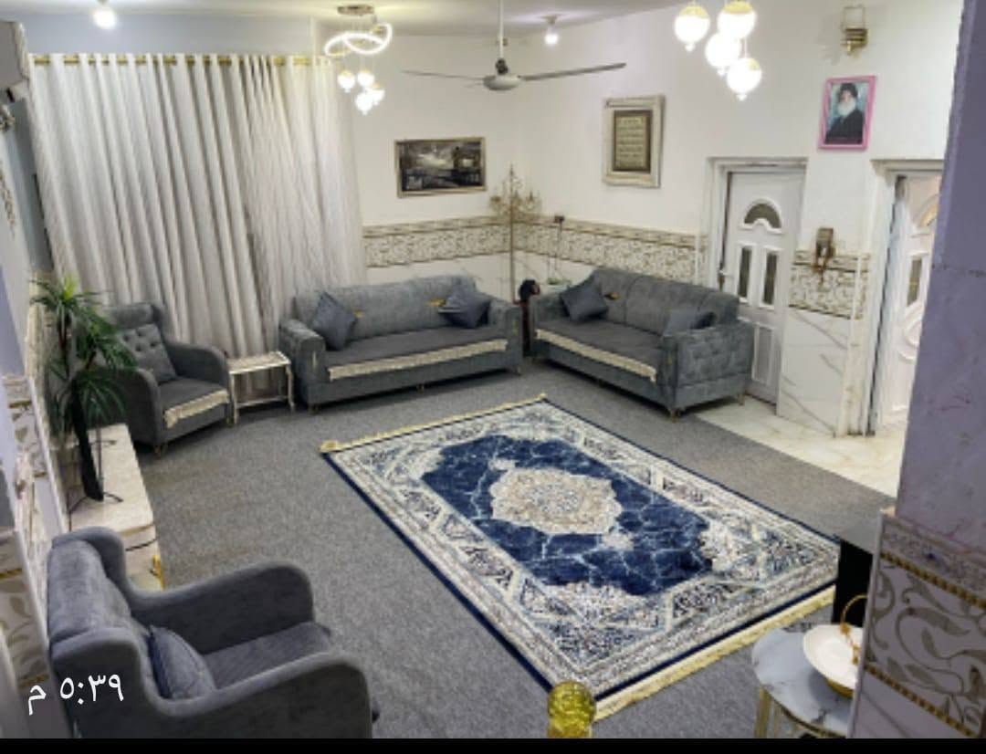 متوفر دار سكن للبيع منطقة حي العسكري.جهة٢٧٠ دار مقابل كافتريا ميلانو مساحة ٢٠٠م طابقين ٤غرف نوم وصالتين واستقبال وصحيات داخليه وخارجيه وكراج سياره وحديقة نظيف جدا جاهز للسكن استفسار اكثر اتصال*********** أو واتساب
