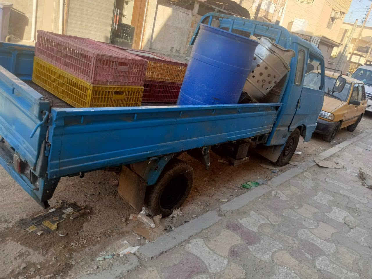 كيه بنكو 1995
محرك جديد لاتبخير لاتنقيص الكير خير من الله الاكسل خير من الله الحداديه جديده الباور مشط جديد تايرات نضيفه رقم ميسان راعيها يريد تحويل ومايطلب عليها ولا ربع سعرها 39 بيها مجال بسيط جدا سيارها ناقصها دوشمه فقط *********** اخوان ماسنجر ماعندي واتساب او على الخط
