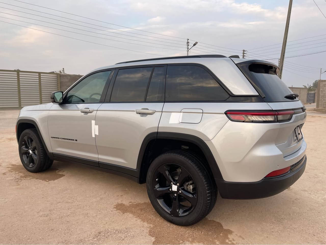 السلام وعليكم جيب لمتد وارد امريكي تقرير غرق سياره جديده كلش ماشيه 6الف رقم بصره بسمي تسجيل جديد موديل 2024السعر  315وهذا رقمي *********** البصرة, العراق
