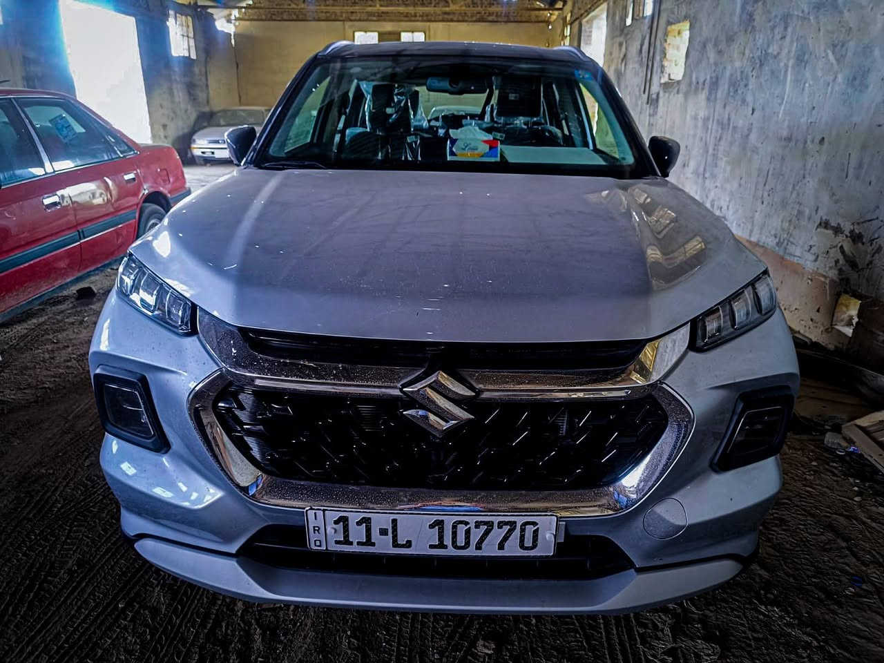 سوزوكي جراند فيتارا
الفئة: SUV (دفع رباعي / دفع أمامي)
عدد المقاعد: 5 ركاب
محرك 4 سلندر سعة 1.5 لتر
القوة: حوالي 101–103 حصان
العزم: 136 نيوتن متر
قير أوتوماتيك 6 سرعات أو عادي حسب الفئة
صرفية الوقود تقريباً 20 كم لكل لتر
خزان الوقود 45 لتر �
كارتي +١
شاشة لمس 9 إنج
كاميرا 360 درجة
شحن لاسلكي للموبايل
دخول ذكي + تشغيل زر
شاشة معلومات للسائق
مثبت سرعة
وسائد هوائية أمامية وجانبية وستائر
نظام ABS + EBD
نظام الثبات الإلكتروني ESP
حساسات خلفية
كاميرا خلفية أو 360 حسب الفئة �
صرفية بنزين اقتصادية
شكل عصري ورياضي
راحة عالية داخل المقصورة
مناسبة للمدينة والسفر
سقف بانوراما 

مكلف بنشر هاذ رقم صاحب السياره 
(***********)
(***********)
