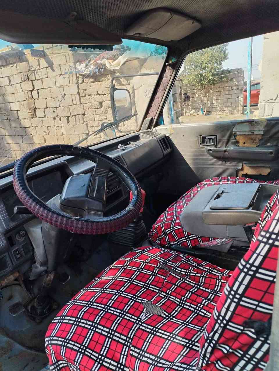 كيه موديل 93رقم قادسيه سنويه 28 رقم شاصي اكسل كير محرك كفاله توني مجفته بعده على سحك  كير طابوكه مكان سيارة بابل شوملي السعر 45 وبيه مجال بسيط ***********
