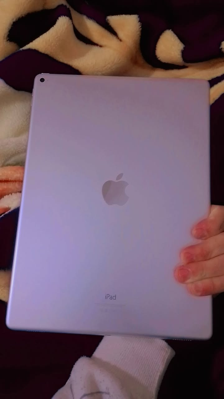 ايباد برو
حجم 12.9
ذاكره 256
 نضافه 100 % 
بطاريه بل90 
)مكاني شارع فلسطين 
ايباد عل فحص. بدون ملحقات فقط شاحن الأصلي
السعر 220.          قفل
رقم التواصل (***********
