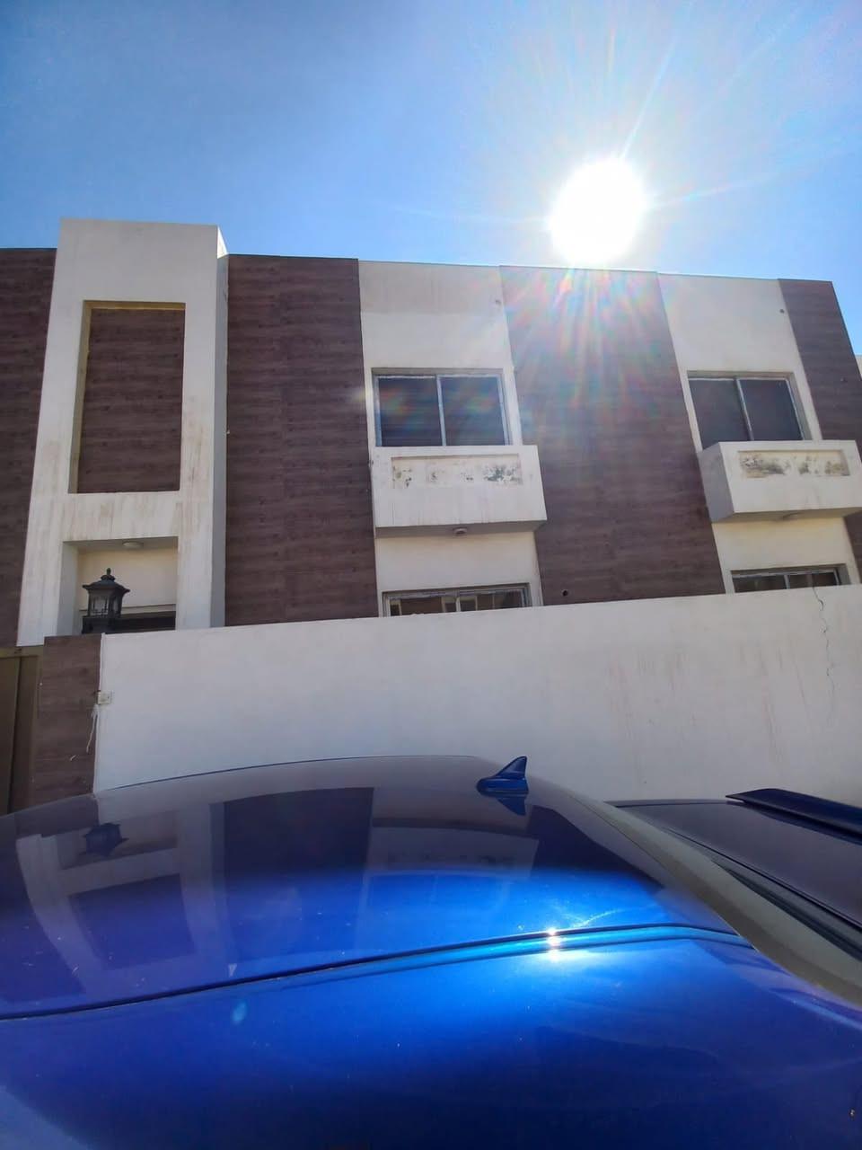 ‏بيت للإيجار في مجمع ‏الفلوجة ستي قرب جامعة ‏السراج طابقين يحتوي على  6غرف نوم ‏‏وصالتين ‏واستقبال وحديقة وكراج اجاره 600وبي مجال 
 *********** واتساب 
 *********** كورك@إشارة
