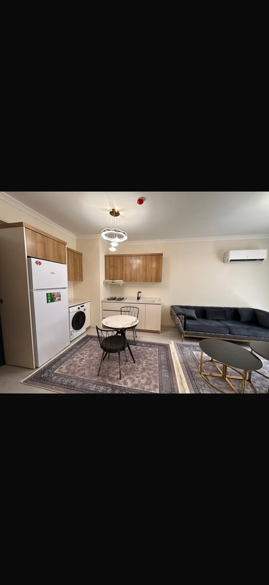 شقه لبيع في مجمع سن تاوه ر ٧٥م
***********
