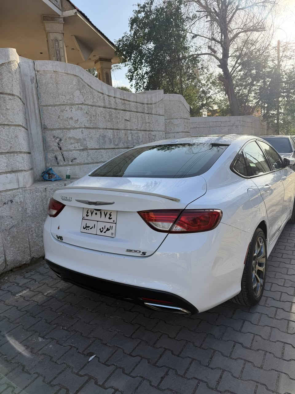 اس 200
لون ابيض
موديل 2016

سياره V6 سلندر 
سياره نضيفه سعرها 110 بيهه مجال
البصره رقم تلفون ***********
