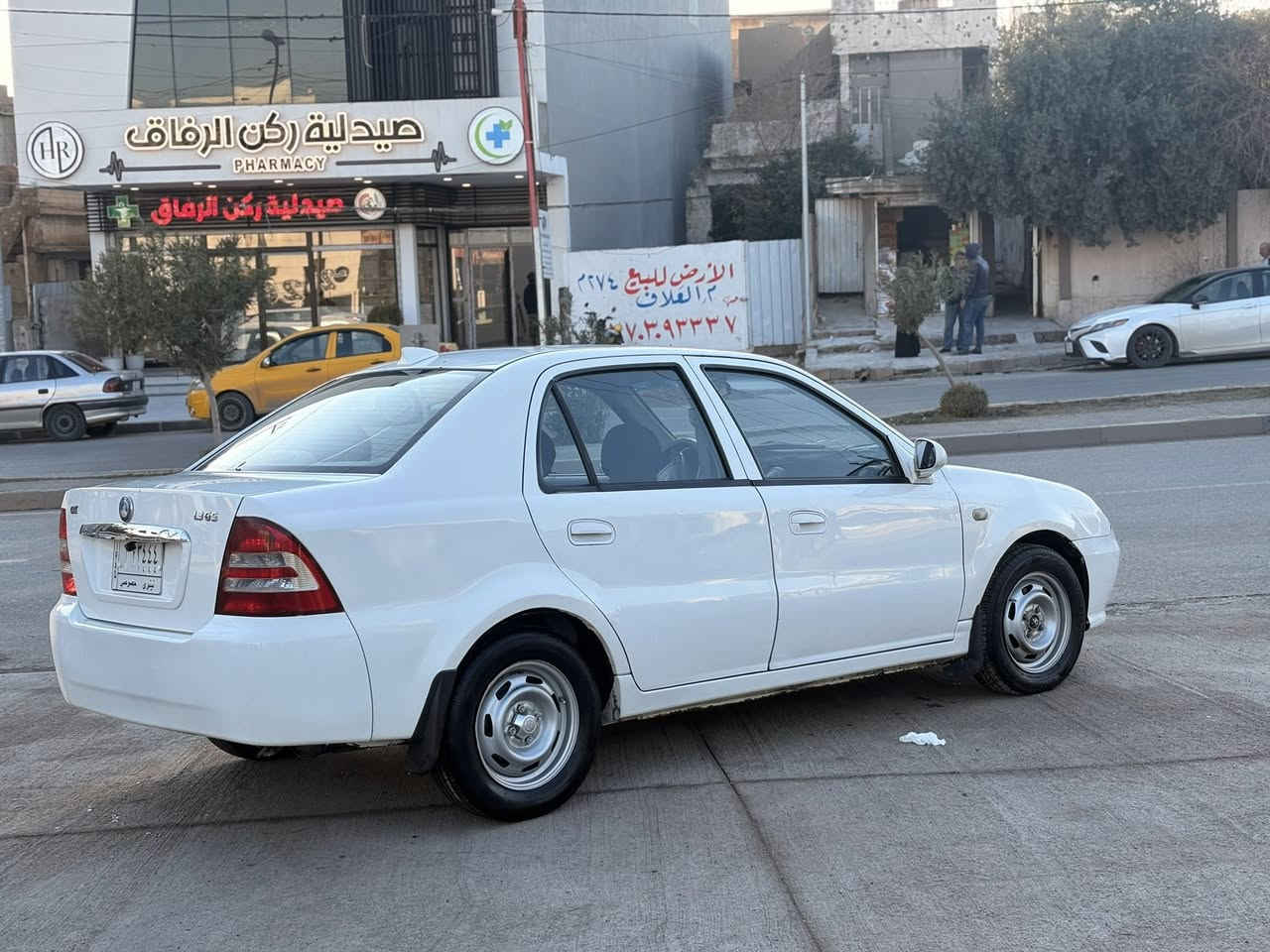 السلام عليكم ck للبيع
موديل 2013 
سنوية 2028 
شرط التحويل السيارة باسمي
قصة جديدة
طخم تايرات جديد
باتري جديد 
تبريد ثلج وتدفئة
ماشية 214الف كيلو حقيقي
طخم امامي خلفي جديد 
كير ومكينه عل فحص 
وايرمنيه كلها شغالة 
بيها صبغ بابين اليسار اثر طخة خفيفة كلش
ودائر جاملغ الورا يمين صبغ ودائر جاملغ الامامي صبغ فقط

طالب عليها 52 ورقه وبيها مجال بسيط 
للتواصل اتصال 
***********
