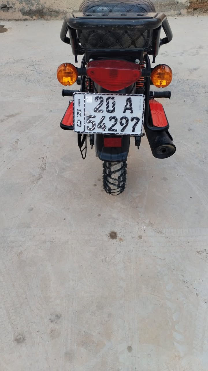 السلام عليكم 
بوكسر موديل 2023ط مكفوله بدون اي نقص مكينه مكفوله من تبخير  وفتح

مرقمه رقم ديالى نكليزي تحويل ثاني يوم 

شراي اتصل***********

ملاحضه غير متواجد خاص
