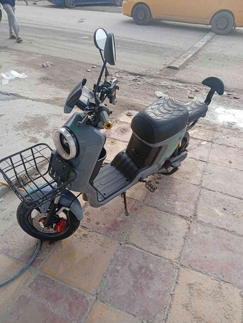 دراجة R9 للبيع بدلت بطاريات دبل مبدل بيه  مو حجم صغير  بسعر 200 الف بس البطاريات  وابيع 700 الف دراجة جديدة استخدام قليل العنوان الري واتساب ***********
