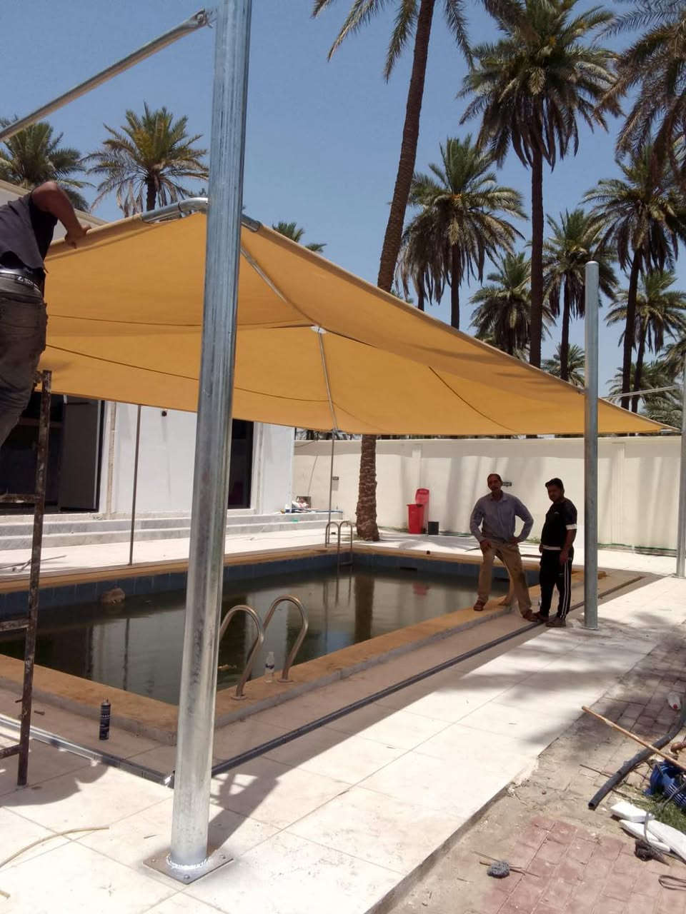 شركة الاصدقاء للحدادة  تقدم لكم المظلات الهرمية سعر المتر المربع ب 50 الف دينار 
تتميز المظلات 
غطاء المظلة كوري واسترالي مصمم للاجواء الصحراوية والجافة 
ونسبة عزل المطر 80%ونسبة عزل الشمس 95%
 وكذلك تحمي السيارة من الحالوب بنسبة 100%
 مصنوع من خيوط البولي اثلين والياف الفايبر يكون التثبيت من جهة واحدة او جهتين وحسب الطلب
 ضمان 5 سنوات 
الاعمدة مستخدم فيها بوري دائري 5 الى 6 انج 
الهيكل الداخلي بوري دائي 2 انج او حسب الطلب 
نوع الحديد المغلون او مصبوغ مع تثبيت براغي القياسات حسب الطلب 
وكذلك مستعدون لعمل المظلات الشمسية والمطرية مستعدون للعمل بجميع المحافظات العراقية  
للمزيد من المعلومات يرجى الاتصال 
0772 178 1592   ابو محمد
*********** وائل
