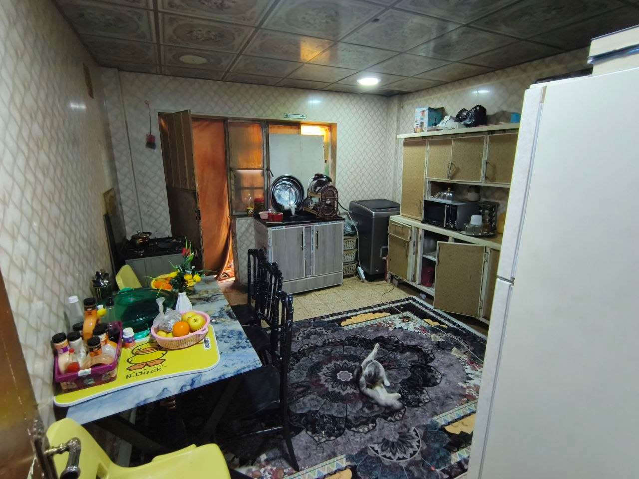 مستعجل رجاءا  مو شراي لاتراسل  وإذا تدور بمكان حديث عندك شقق المجمعات السكنية وروح اشتري بيهه ،شقة للبيع وقف سني ثاني بناية عن الشارع العام شارع الاستقلال موقع متميز  تصلح مكتب أو سكن طابق ثاني من بناية  بناء الثمانينات  تحتوي على غرفتين وصالة وصحيات مشتركة ومطبخ صغير وبلكونة يمكن تحويلها الى درج خارجي خاص معزول  بالشقة  الشقة ايجارها الشهري 80 الف يتحول وصلها الاصلي بسمك في الوقف مكانها في العشار حي الزهور شارع الاستقلال قرب المصرف الاسلامي الجهة المقابلة لبريهه سوق عبدالله بن علي  بظهرك والمستوصف خلفها والمدارس  100 م عنها كل شي قريب عليك وجيرانك ناس ذهب وعوائل محترمة  مع العلم كانت مؤجرة ب400 الف  وتسلم الشقة خلال 10 ايام تفرغ سعر الشقة مع تصفير ديونها 45 مليون من دون تصفية الديون 35 مليون والشراي يتصل *********** البصرة, العراق
