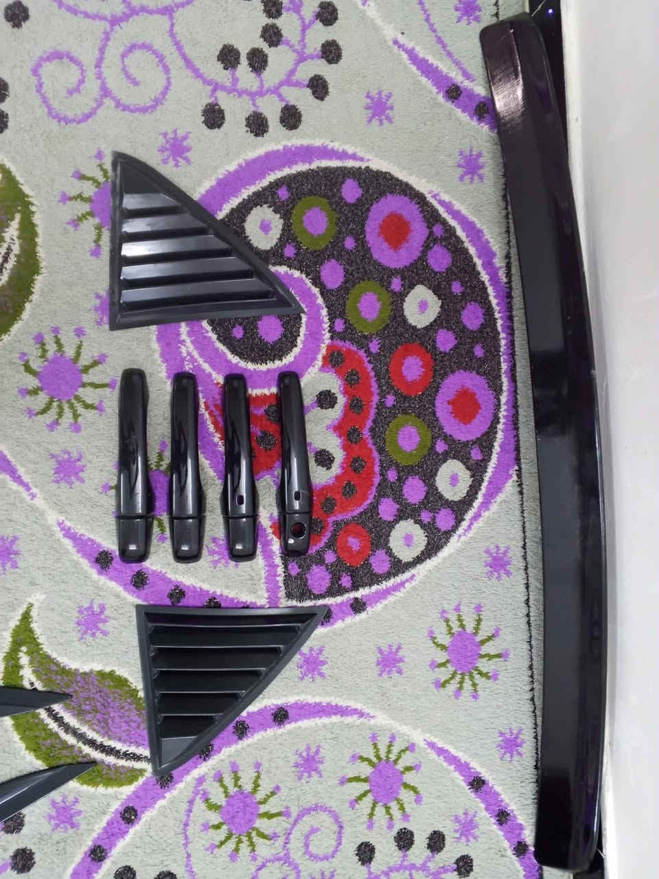 سلام عليكم شمسيات وغلاف يدات ومثلثات جامات وسبايدر جامه خلفيه الاغراض مال أوباما يرهمن من2011لحد2023 مكاني بغداد السعر 100 الف رقم الهاتف ***********
