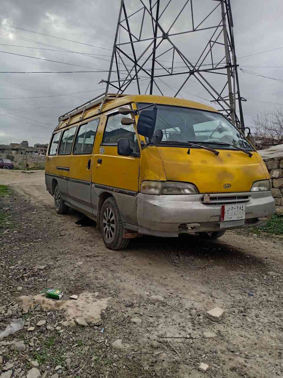 سياره كيا هونداي موديل ٩٦ و١٤ راكب شرط محرك كير  واكسن هذا رقمي *********** عنوان موصل حي المامون
