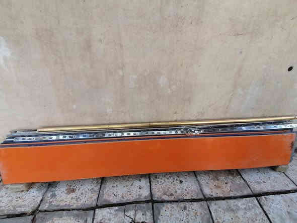 رفوف نظيفة جدا عدد ١٠ مع السكك والحوامل مالتهن  المكان الديوانية للتواصل
*********** واتساب موجود
