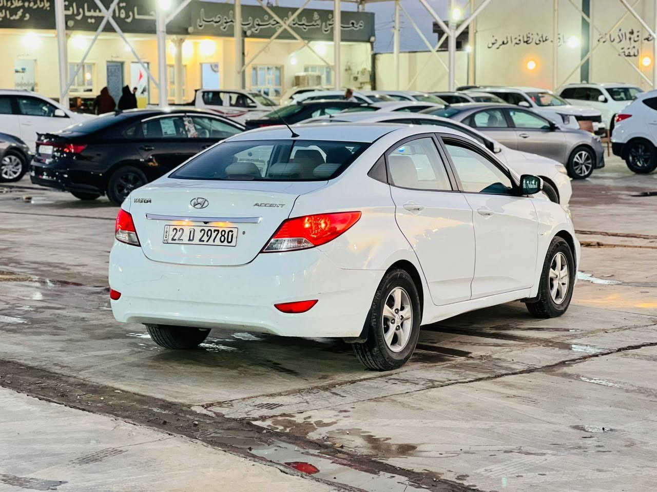 السلام عليكم
اكسنت موديل 2012 
ضررها بوند وجاملغ رش بدون اي داخل
داخل لونين شاشه  كامره شاره ترحيب 
ويل كب تاير جديد طخم جديد صدر جديد 
رقم اربيل دولي شرط تحويل 
تواصل عبر الهاتف او عبر واتساب 
رقم ***********
