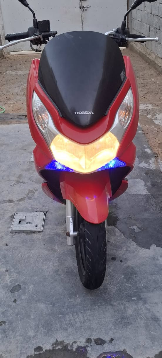 السلام عليكم دراجه PCX جيل اول نضيفه كلش علا وضع الرمبه مكينه بلاديه حجم 125تسنان كهربائي حساس ازدحام سعره ١٢$ وبيه مجال العنوان بابل المسيب مفرق السده ***********
