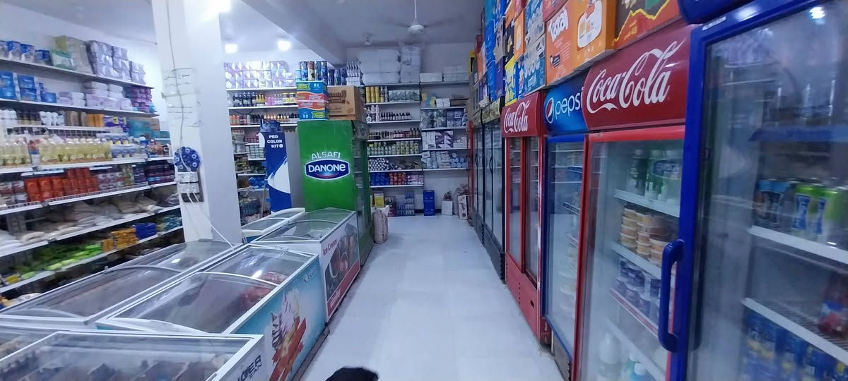 السلام عليكم..
مجمع اسواق السجاد للبيع بشارع السفينة عالشارع العام قرب المخبز
المجمع وحق القرأن الكريم دخلة الشهري من مليون وفوك
ومعاميل ..تعال للمجمع وشوف دخله. خير من الله
المجمع بيه 14 عارضة
مجمدات العدد ٦
مجهز كامرات وخط مولد 
المساحة 100
جاهز من كلشي
المجمع انعرض للبيع ليس لعدم التفرغ. وإنما لأسباب أخرى
الحب يتواصل يتصل على الرقم ***********
