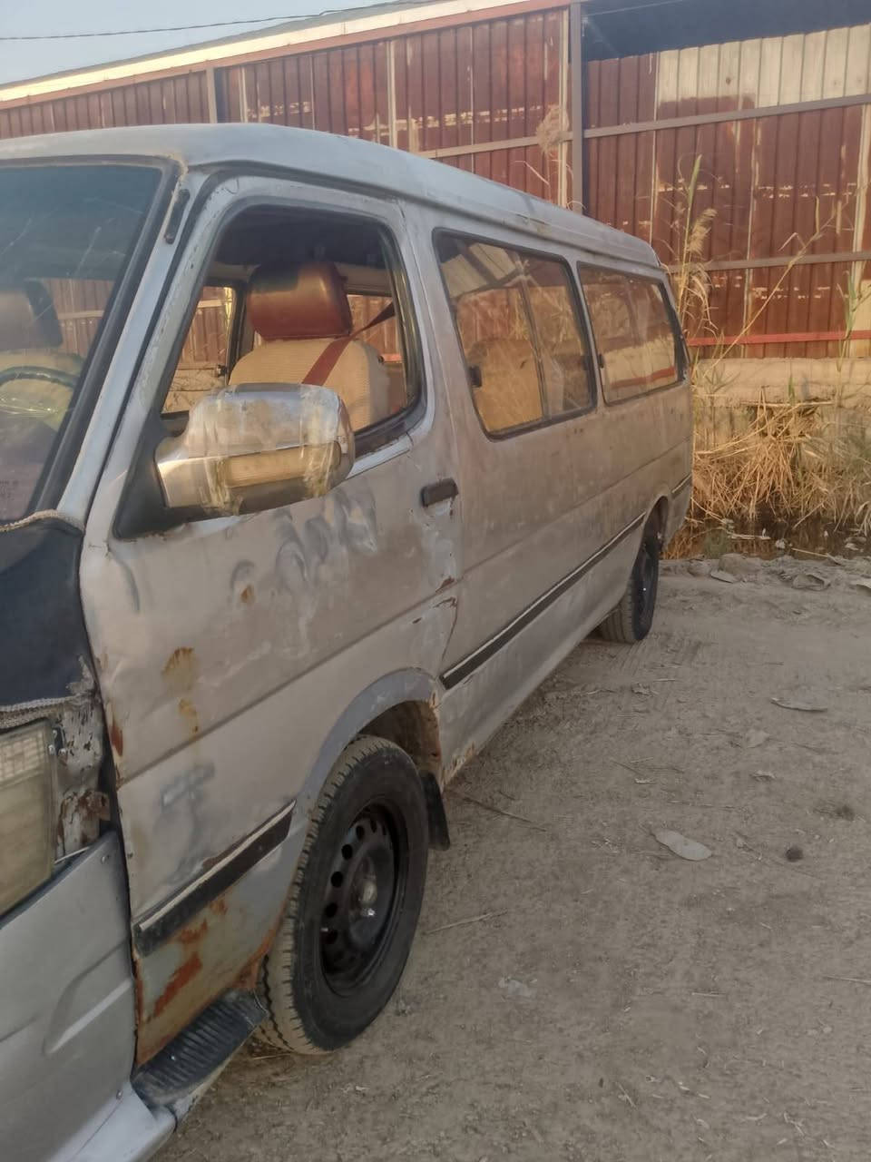 السلام عليكم
سياره فتون 
موديل 
2013
مكان بغداد 
رقم التليفون
***********
