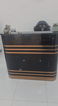 وبركاته الميز للبيع مستخدم شهر السعر ١٥٠الف العنوان بغداد جسر ديالى ال...