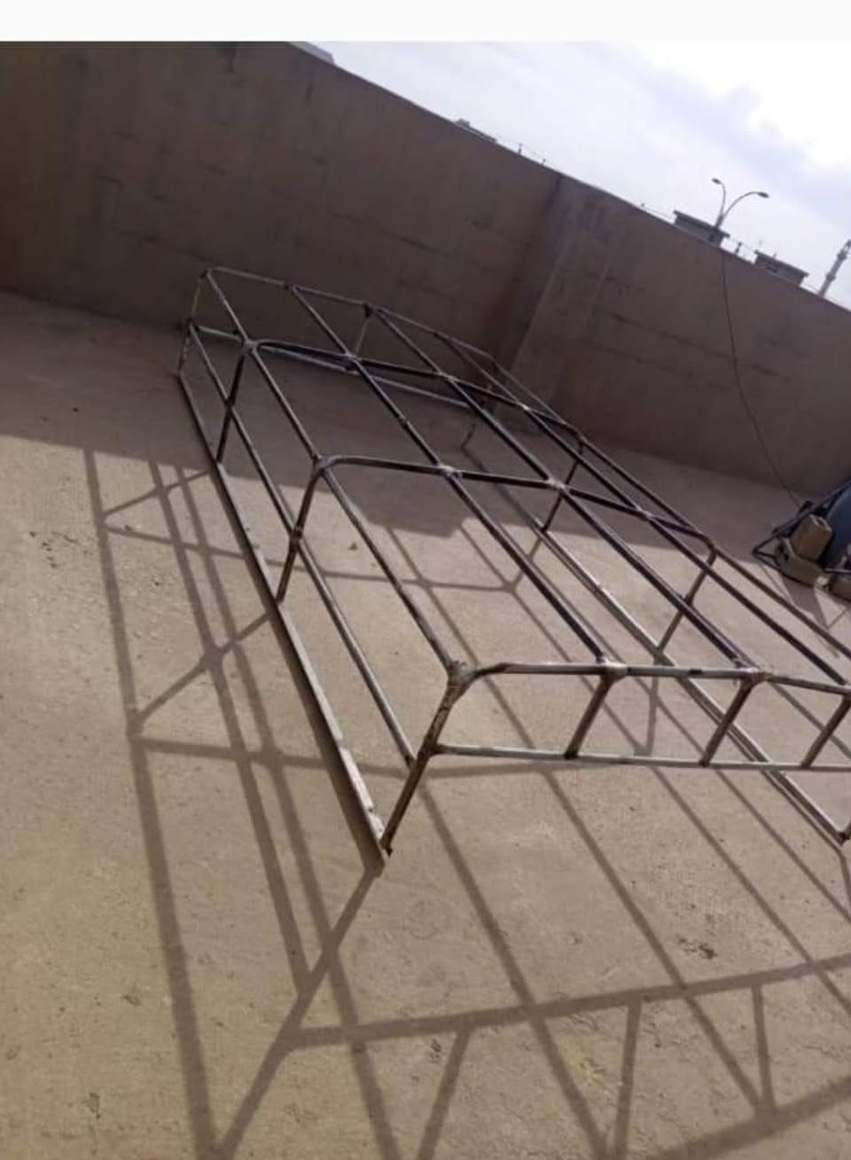 سلام عليكم  عندي جادر وسقيفة مال كية فحل للبيع 250 وبي مجال قليل مكان كركوك ***********
