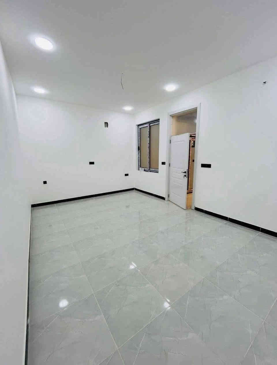 #لدينا_دار_للبيع مساحه 100 متر واجهه 6 وربع ونزال 16 طابو زراعي سند 25 قرار محكمه البيت يحتوي على 3 غرف نوم وصاله وستقبال ومطبخ  العنوان بغداد الدورة مدخل البوعيثه مجمع السلطان الاول 
هاتف ***********
