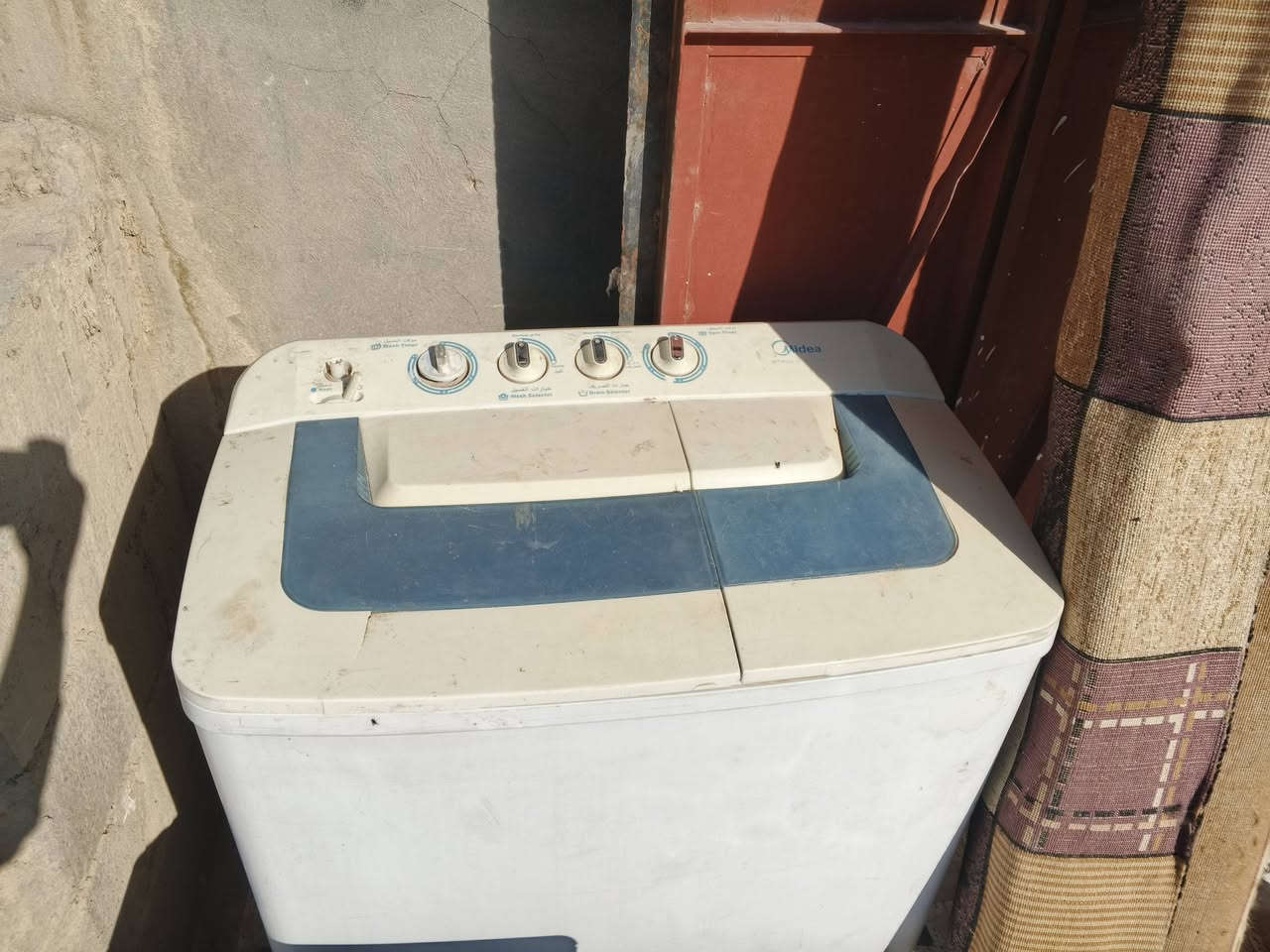 السلام عليكم 
يوجد لدينا غراض منزلية مستخدمه باسعار مناسبه جدا 
العنوان حديثه الحي العسكري قرب الشبكات والتوزيع 
***********
***********
