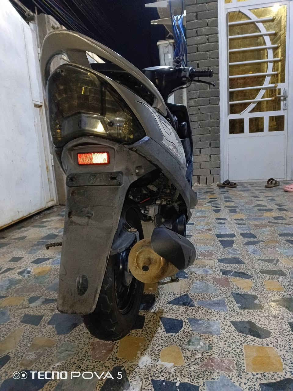 سلام عليكم دراجه ماكس عدله للبيع دراجه رمبه وجديده كلش صاله4اشهر من نزلناهه من  الرمبه شلعه ومعدل كلشي بيهااا كامل فقط اني مبدل بيهاا قبق مال صالنصه أو شوته جديده ونطيك بيها تراي وين ميعجبك سعر دراجه 800الف وبيهاا مجال عنواني بغداد الحسينيه متواجد مازنجر أو عل رقم***********
