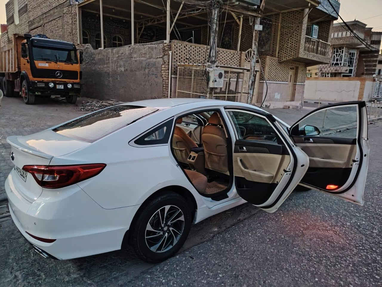 السلام عليكم سوناتا 15 للبيع مقفوله من عدا صبغ شامله امامي بدون فتح السعر 140 وبيها مجال ماكينه 2400 مكان السياره نجف رقم التلفون *********** رقم السياره اربيل دولي
