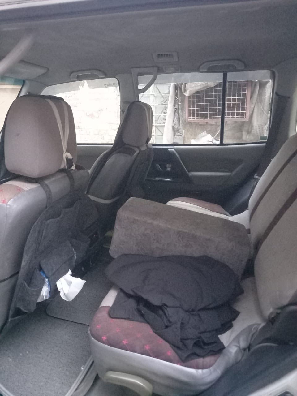 سلام عليكم 
باجيرو 2003 للبيع او مراوس وانطي فرق 
السياره عل بلاد بدون صبغ  
كير مكينه تبريد حداديه كفاله شرط الفحص 
السياره ما بيه اي نقص كفاله من نقص 
مكاني بغداد ***********
