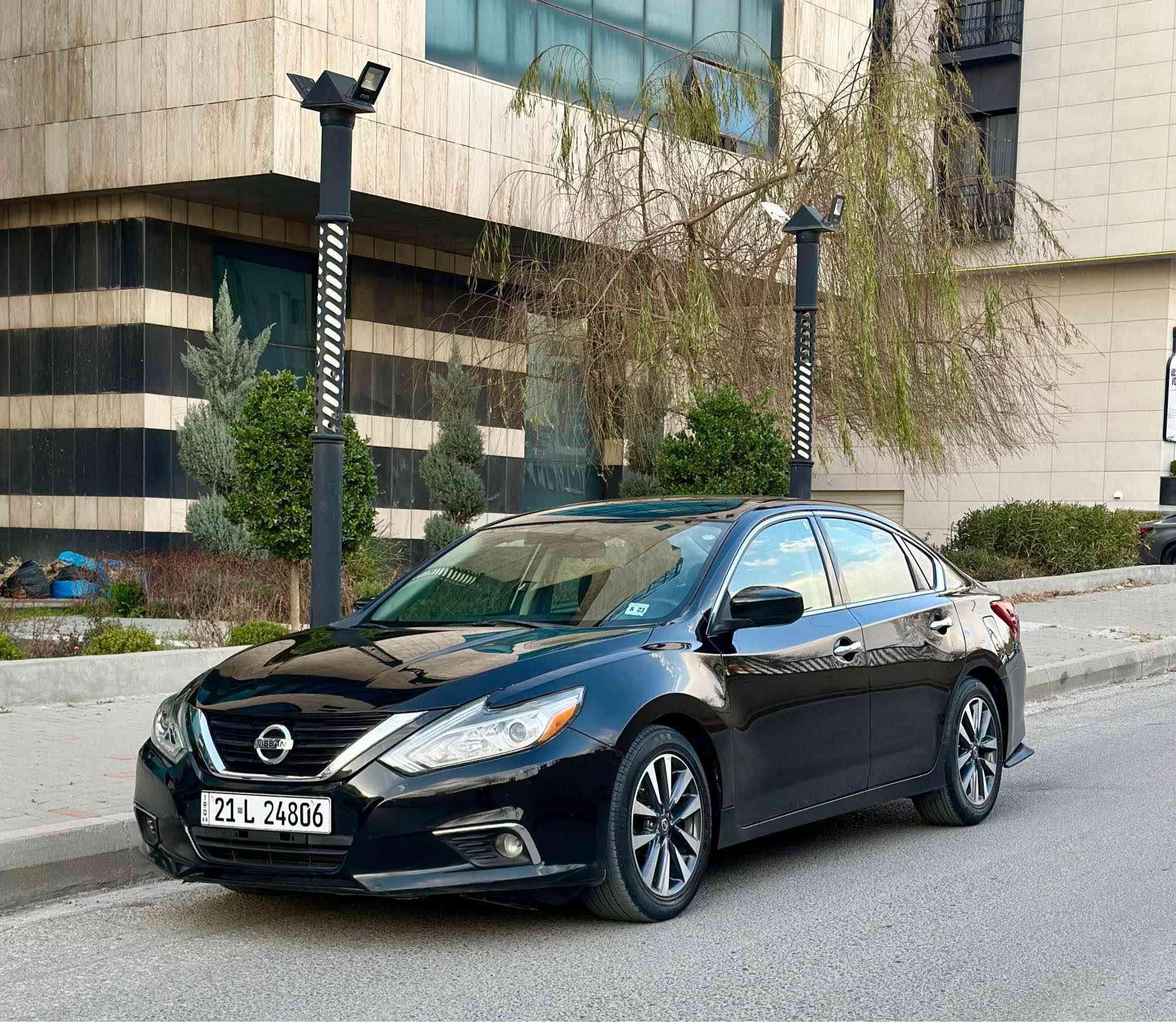 نیسان ئاڵتیما ٢٠١٨
چەمەلەخی سایەق و ڕوبعێکی بۆنید بۆیاخە بێ ناو گرتن بێ ئێرباگ سەیارەیەکی توندوتۆڵ و بێ مەسرەفە 
٨٧ مایل ڕۆشتووە ، سەنەوی تا ٢٠٢٩ تازەیە
***********
0771 9480949 السليمانية, العراق
