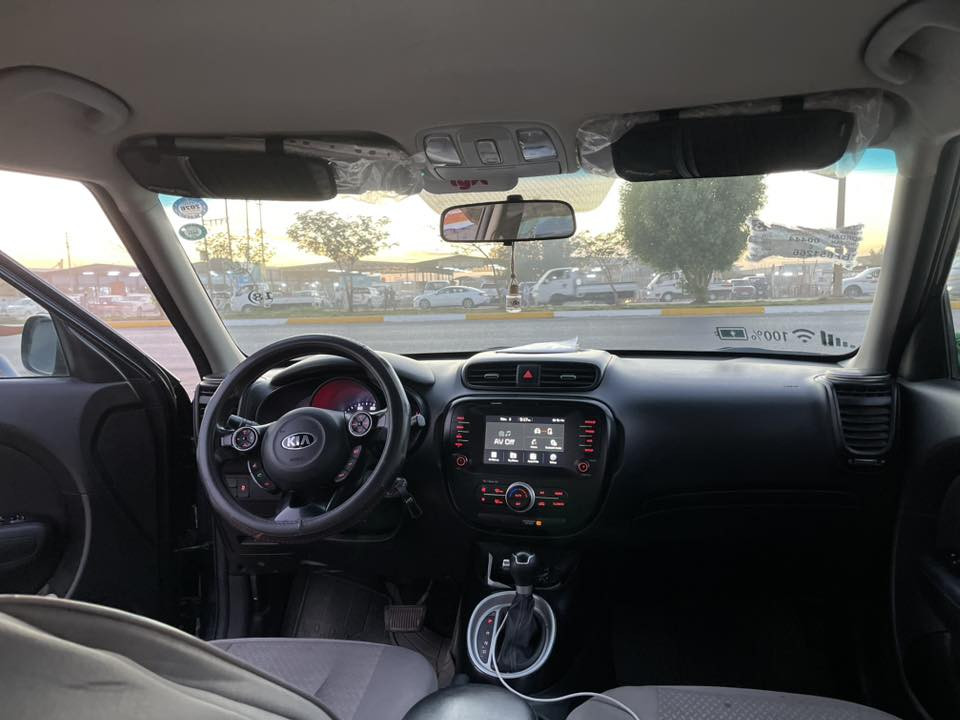 السلام عليكم 
صول 2018 لون حبري واردامريكي  
محركها 2000
شاشه تحكم بلمري ماشيه 86الف السياره نضيفه
ضررله فقط ربع البنيد كفاله محرك كير حداديه 
كلشي جديد والباقي موضح بلصور
السعر 130وبيها مجال 
***********متواجد واتساب وعلى الخط
