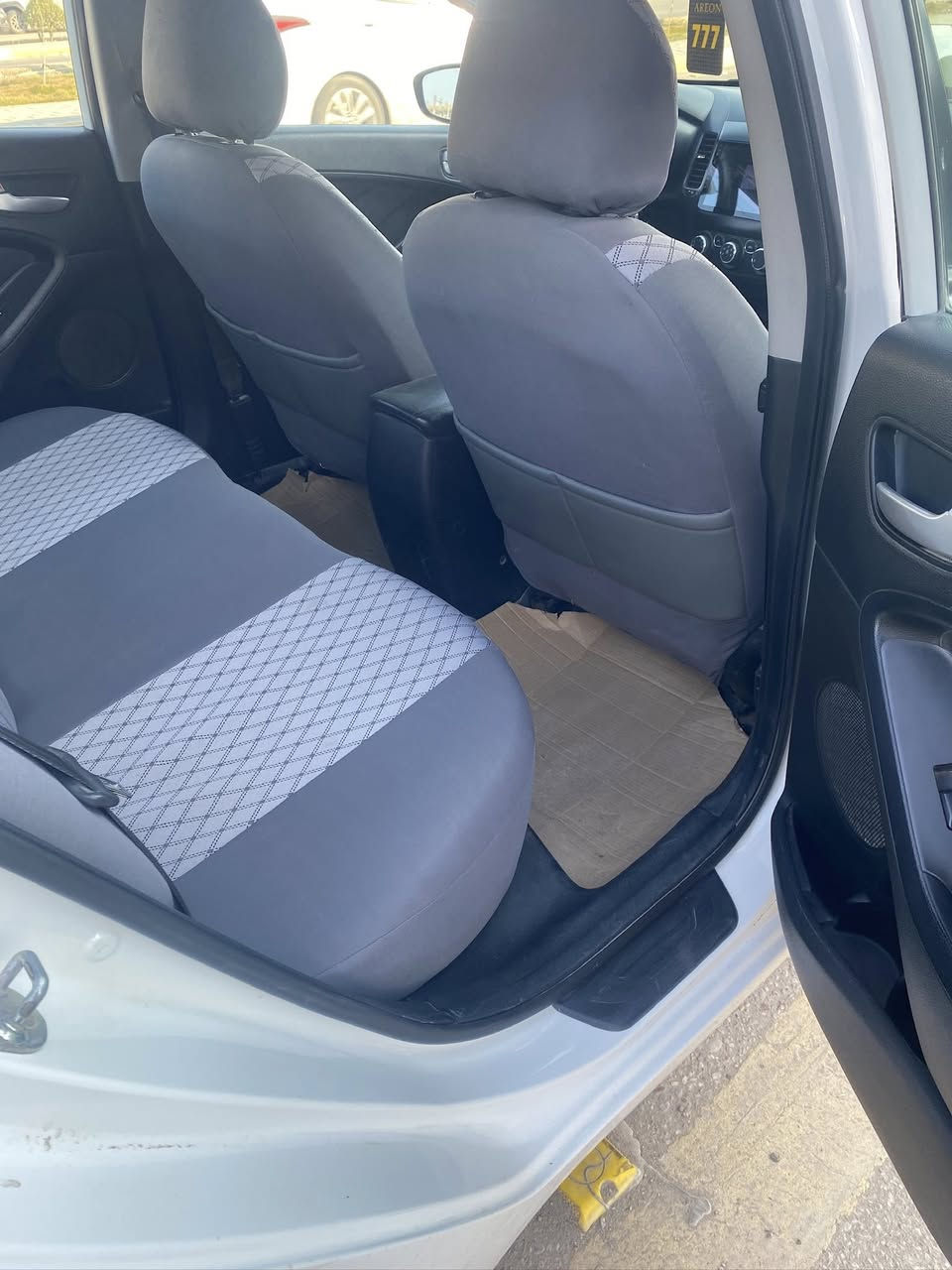 فورتي
موديل 17
رقم قادسيه بأسمي 
سيارة كلين واحد بيها فقط تبديل بنيد 
ماشية ٨٠ ميل 
سيارة على وضع الشركة
مكينة 2000 دوش 
گير At
جاهزة من كلشي
مكينة 
گير 
حدادية 
تخم تاير 
شاشة 
كامرة خلفية 
بلوجكتر 
حساس تاير ٤ 
٣ أنظمة قيادة 
تحكم ستيرن 
الارضيه جلد 
السعر ١٣٣ وبيها مجال قليل 
مكان السياره بالسماوه 
للاستفسار الاتصال على الرقم ***********
