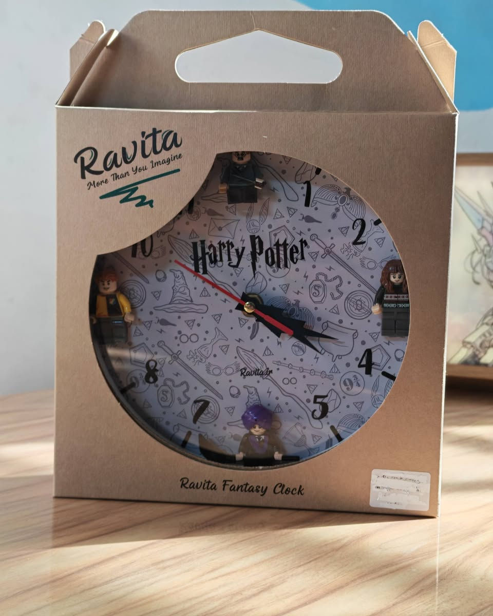 ساعة حائط Harry Potter & Lego -  (Handmade)   صنع يدوي
ساعة صنع يدوي مميزة بالتصميم تجمع ما بين الليغو و شخصيات مختلفة من هاري بوتر (مثل هاري، هيرميون، سيدريك) مع تصاميم و نقشات هاري بوتر داخل إطار الساعة كما هو موضح بالصور و ذو قطر ٢٠ سم
ذو عقارب مميزة  ملائمة لعالم السلسلة في الأفلام
تعمل على البطاريات، يمكن وضعها كساعة جدارية و أيضا كساعة مكتبية لوجود ستاند خاص للوضعية المكتبة كما هو في الصور

حالة المنتج :جديد غير مستخدم
 استيراد خاص من خارج العراق
سعر المنتج ب ٢٧ الف
المكان : بغداد حي الإعلام 
 توصيل ب٥ آلاف لجميع محافظات العراق 🙏🙏


**إذا كنت صاحب هذا الإعلان وتريد حذفه لأي سبب، رجاءا أرسل رسالة إلى الدعم الفني**