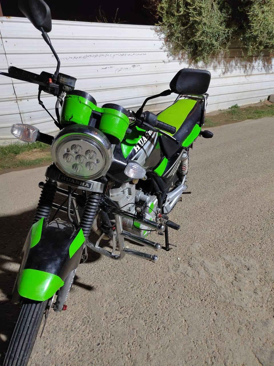 اسلام عليكم
موطور هيوشه موديل 2020 للبيع
موطور نضيف بعده ما مفتوح بعده جديد
كامل اوراق وگمىرگ كامله المكان الرمادي 
التواصل خاص او على الرقم ***********
