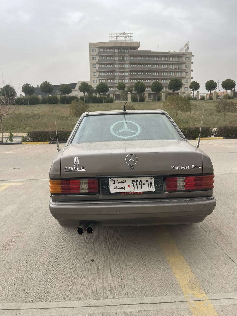 مارسدس E190 ارم بلاستك سليماني كير محرك ونجي خير من لله صدر امامي خلفي جيد مكان سياره سليمانيه السعر#29 ورقه ومجال قليل اي استفسار ***********
