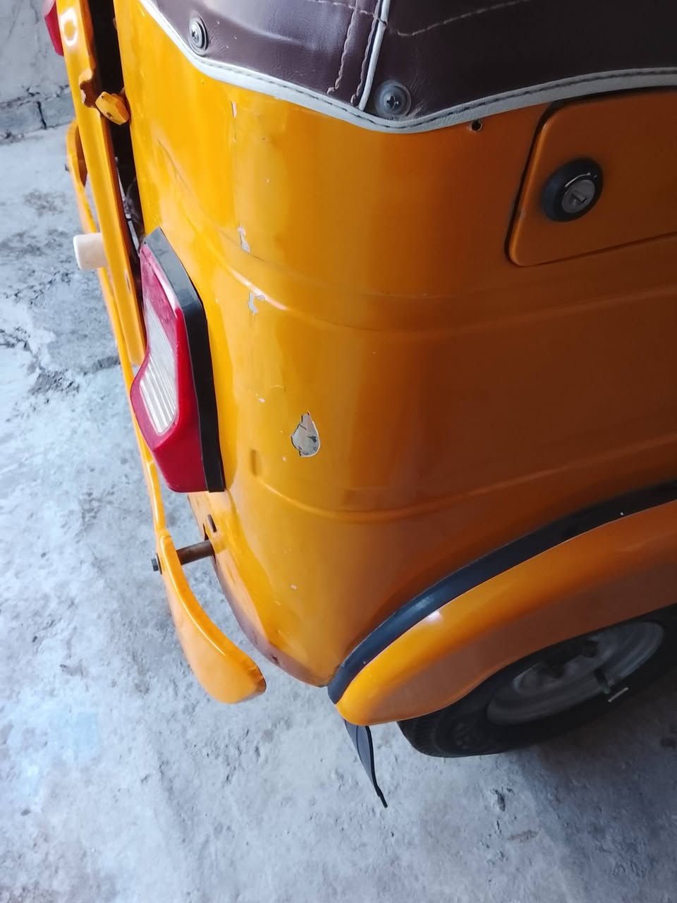 سلام عليكم تكتك للبيع مديل 21
شهر 5 مصبوقه جماليه رقم عربي بكاني بغداد الفضيليه 
للستفسار نتصل على الرقم ***********
السعر 7800
